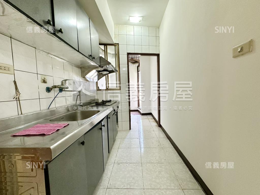 統穩天廈採光三房房屋室內格局與周邊環境