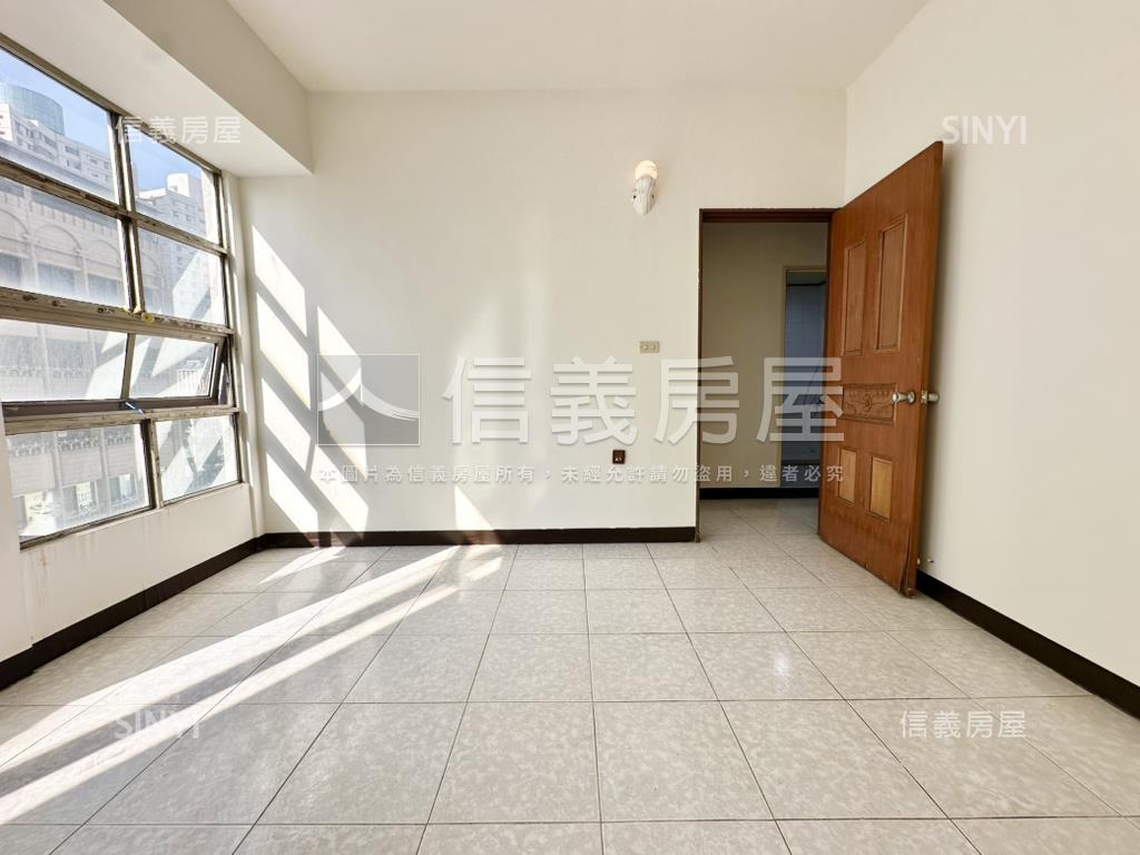 統穩天廈採光三房房屋室內格局與周邊環境