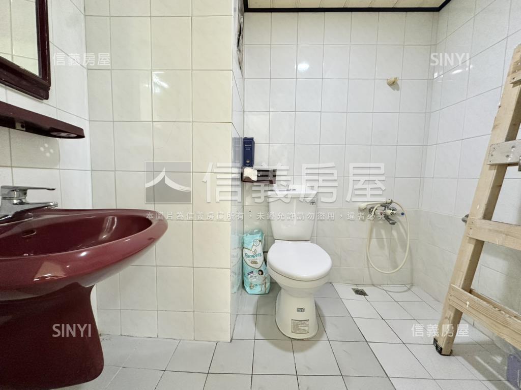 統穩天廈採光三房房屋室內格局與周邊環境