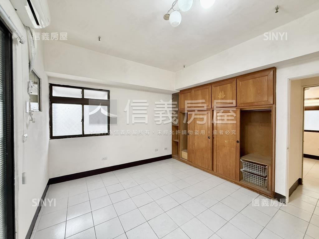 光華國宅高樓靓四房房屋室內格局與周邊環境