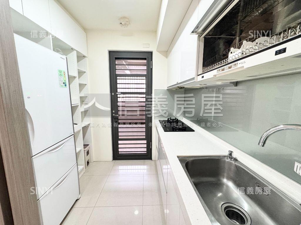 國聚之幸次頂樓兩房平車房屋室內格局與周邊環境