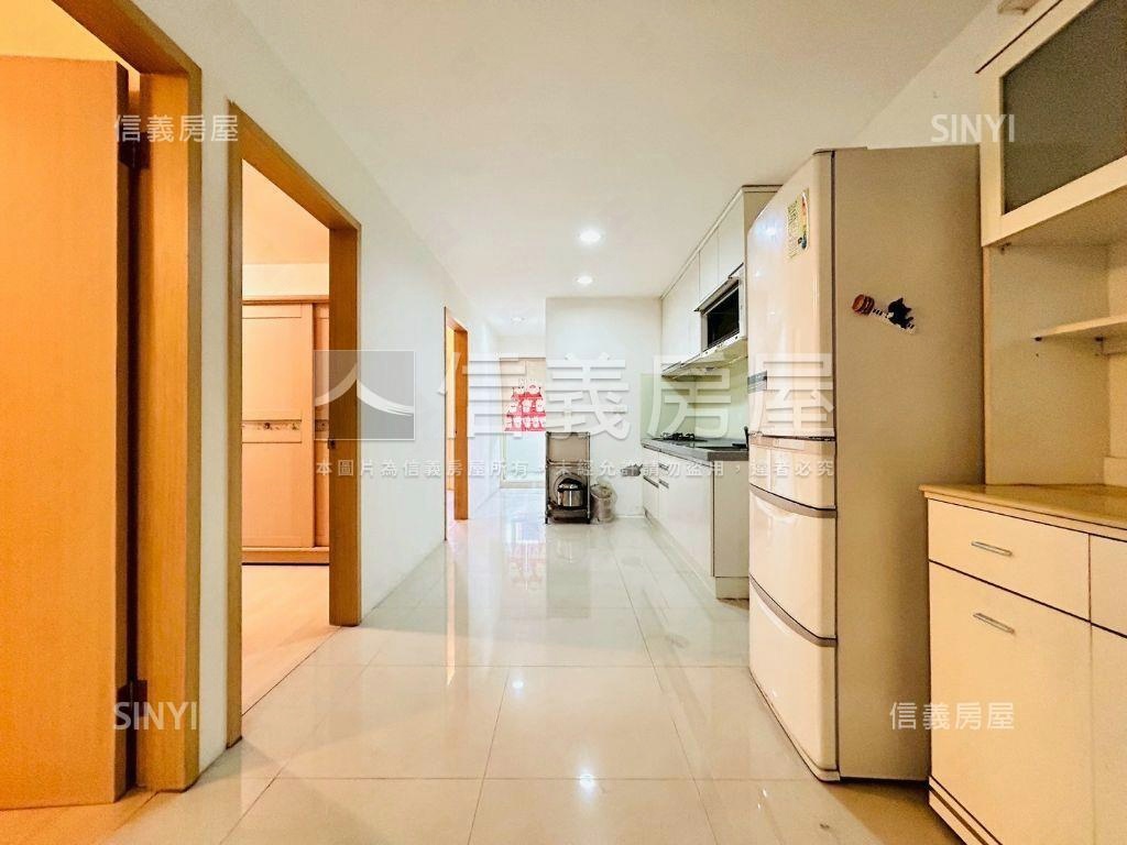 三重國小站漂亮三房美寓房屋室內格局與周邊環境