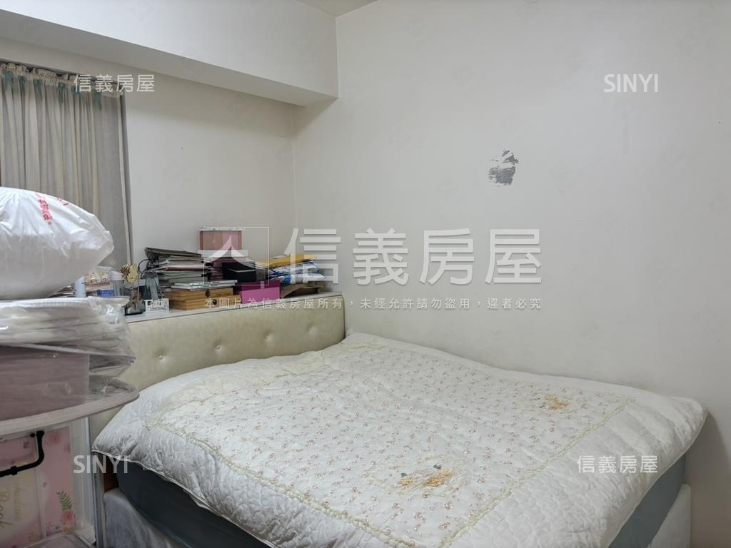 築城經典三房車位房屋室內格局與周邊環境