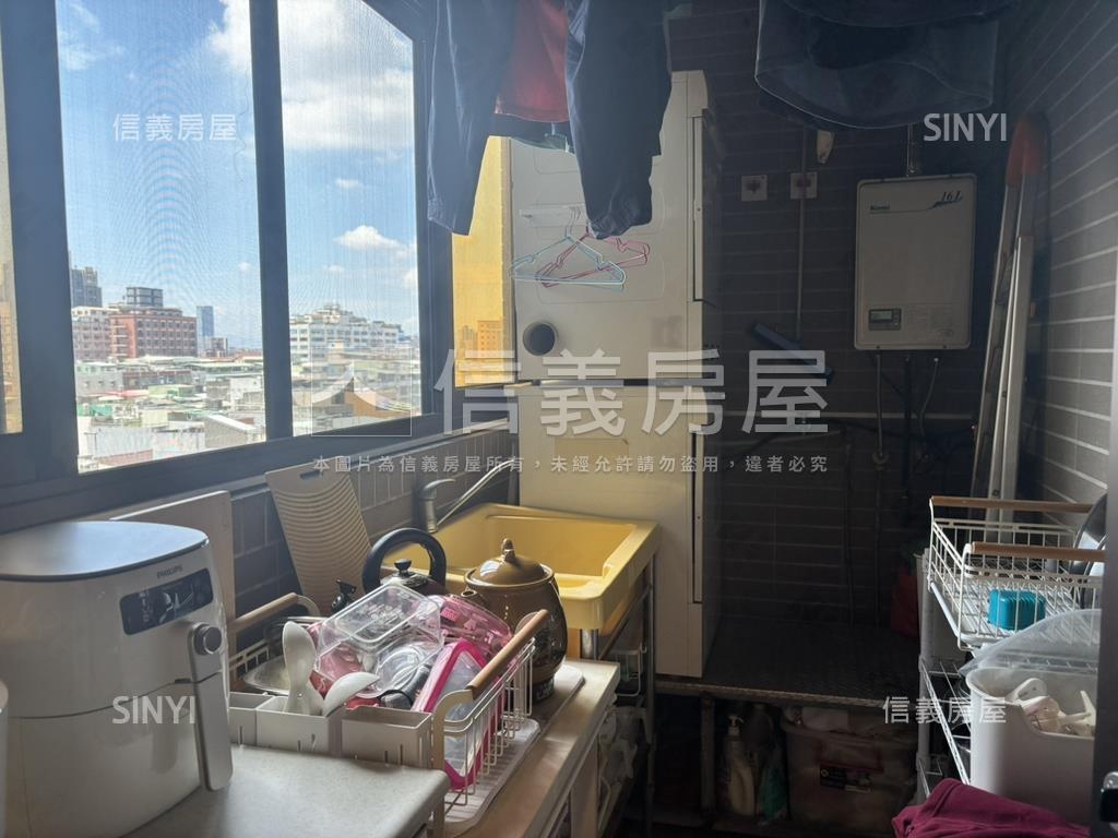 築城經典三房車位房屋室內格局與周邊環境