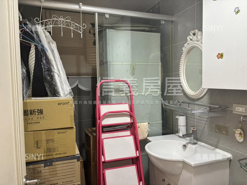 築城經典三房車位房屋室內格局與周邊環境