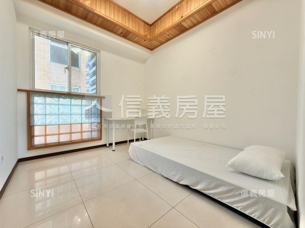 名軒皇城＠４房車位房屋室內格局與周邊環境