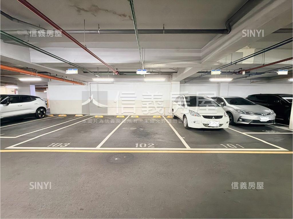 名軒皇城＠４房車位房屋室內格局與周邊環境