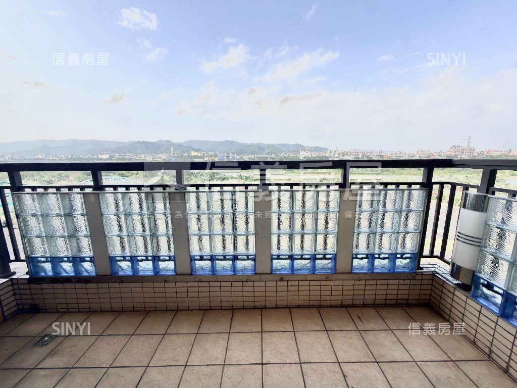 名軒皇城＠４房車位房屋室內格局與周邊環境