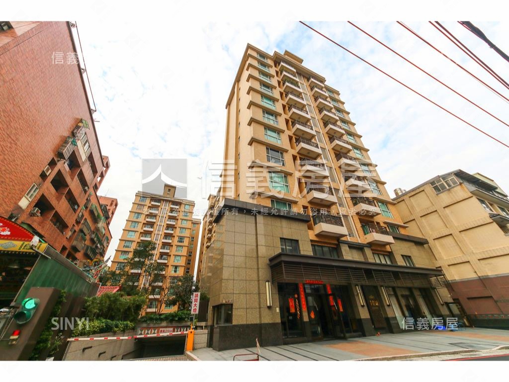 名軒皇城＠４房車位房屋室內格局與周邊環境