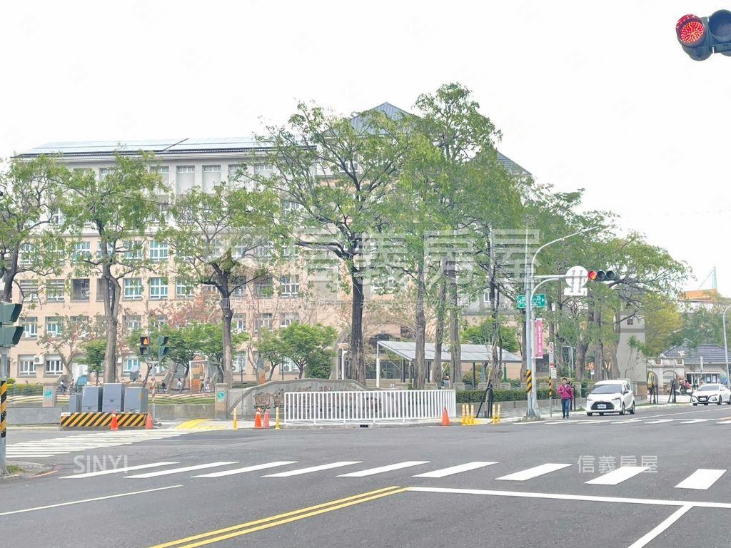 高鐵商圈精美兩房車位房屋室內格局與周邊環境