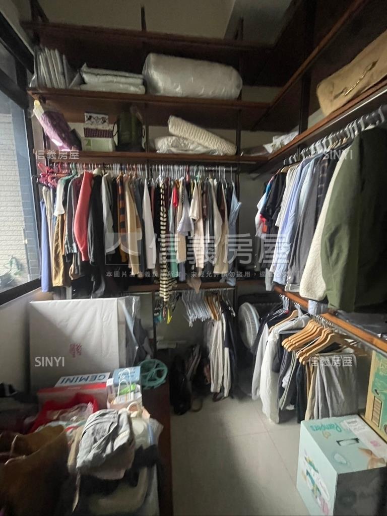 江翠重劃～興富發大美挑高房屋室內格局與周邊環境