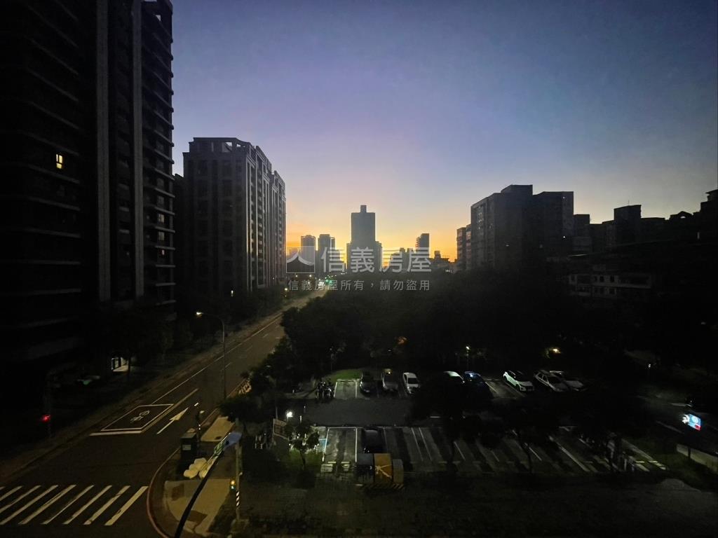 江翠重劃～興富發大美挑高房屋室內格局與周邊環境