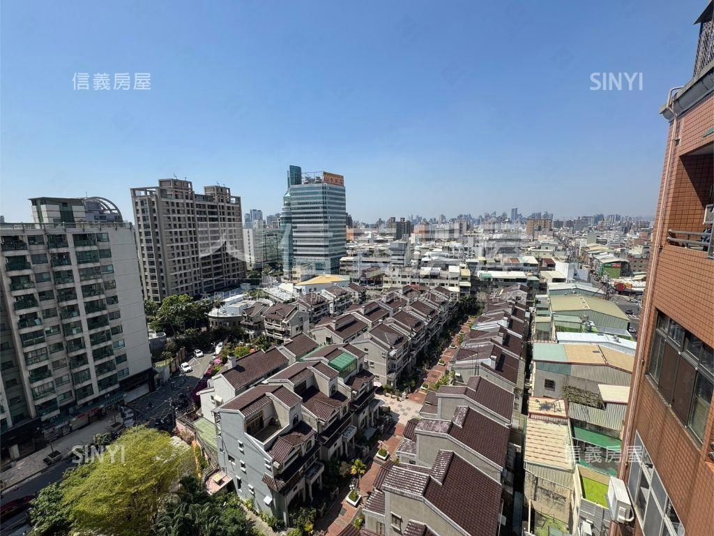 曉明儷晶高樓。附平面車位房屋室內格局與周邊環境