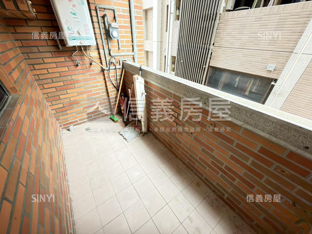 福泰金城三房車位房屋室內格局與周邊環境
