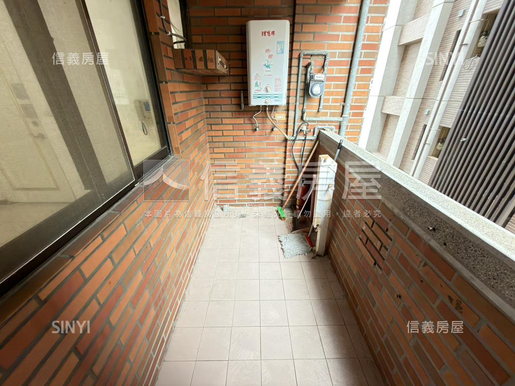 福泰金城三房車位房屋室內格局與周邊環境