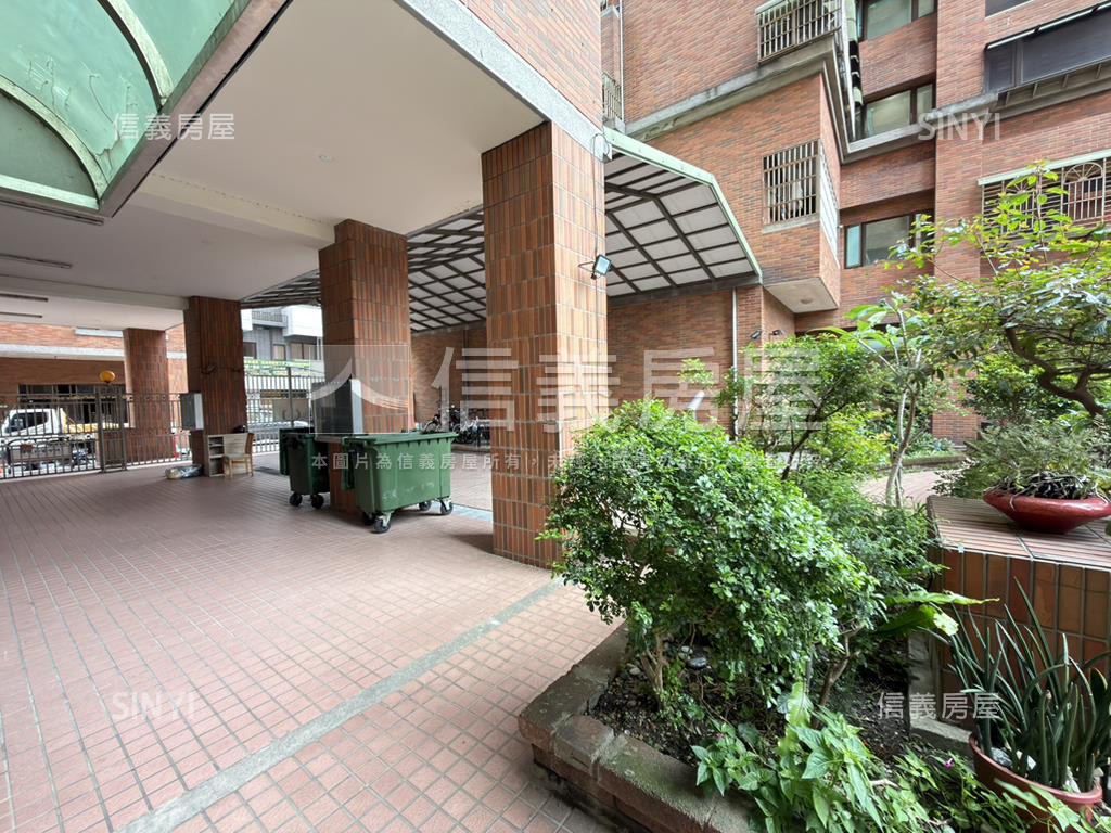 福泰金城三房車位房屋室內格局與周邊環境