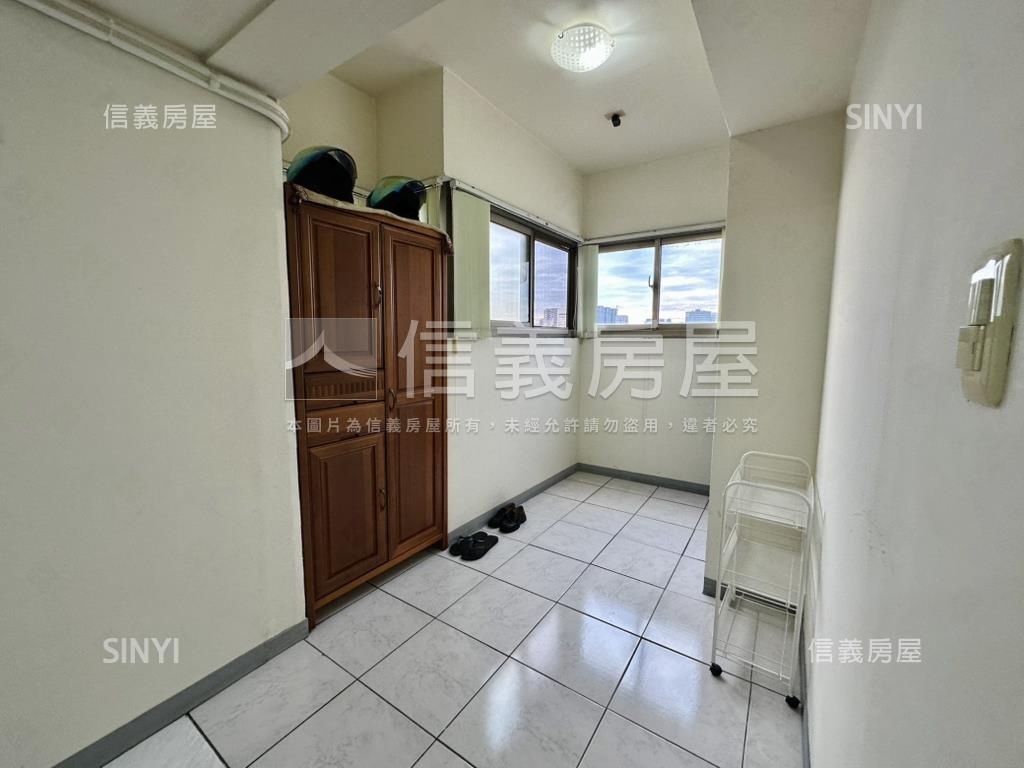 北區邊間２房２衛車站宅房屋室內格局與周邊環境