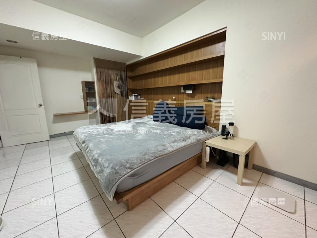 北區邊間２房２衛車站宅房屋室內格局與周邊環境