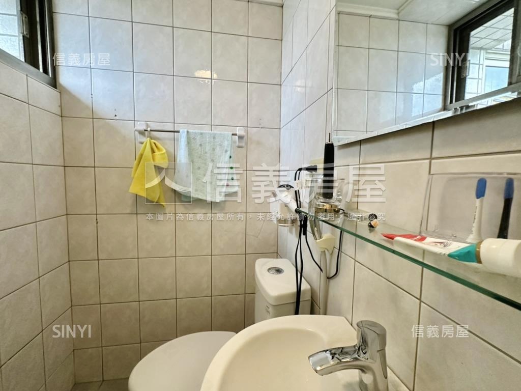 北區邊間２房２衛車站宅房屋室內格局與周邊環境