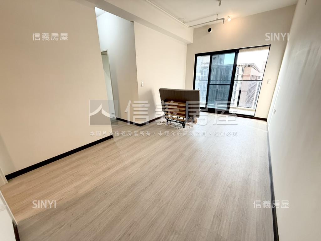 全新。冠德心天匯三房車位房屋室內格局與周邊環境