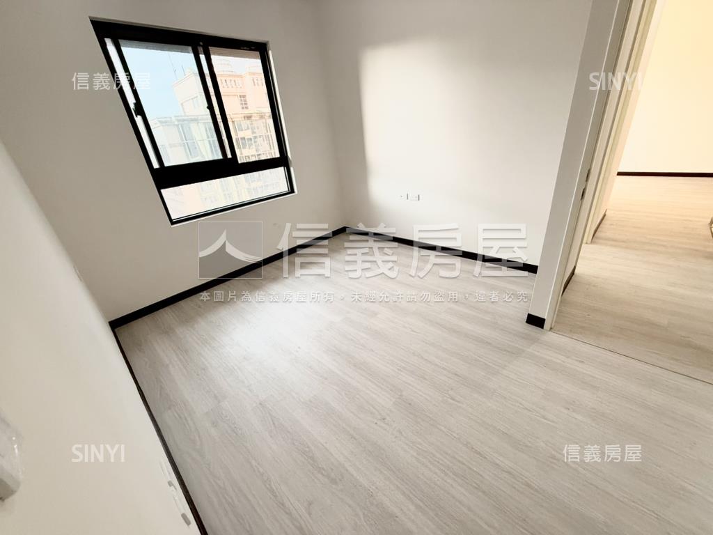 全新。冠德心天匯三房車位房屋室內格局與周邊環境