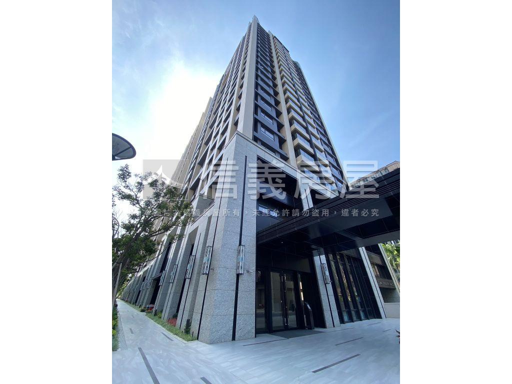 全新。冠德心天匯三房車位房屋室內格局與周邊環境