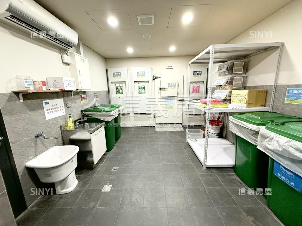 全新。冠德心天匯三房車位房屋室內格局與周邊環境