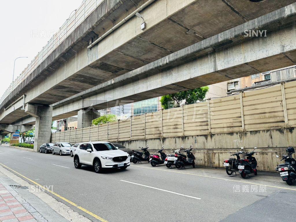 光復路二段賺錢住店透天房屋室內格局與周邊環境