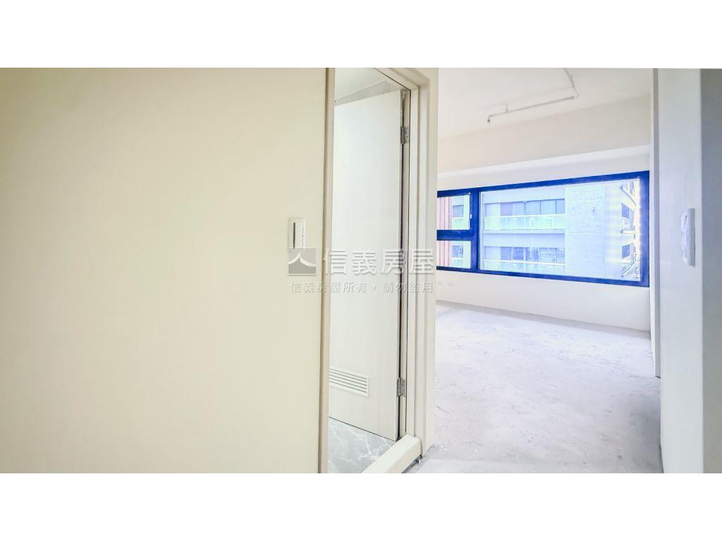 七期三房新落成屋平面車位房屋室內格局與周邊環境