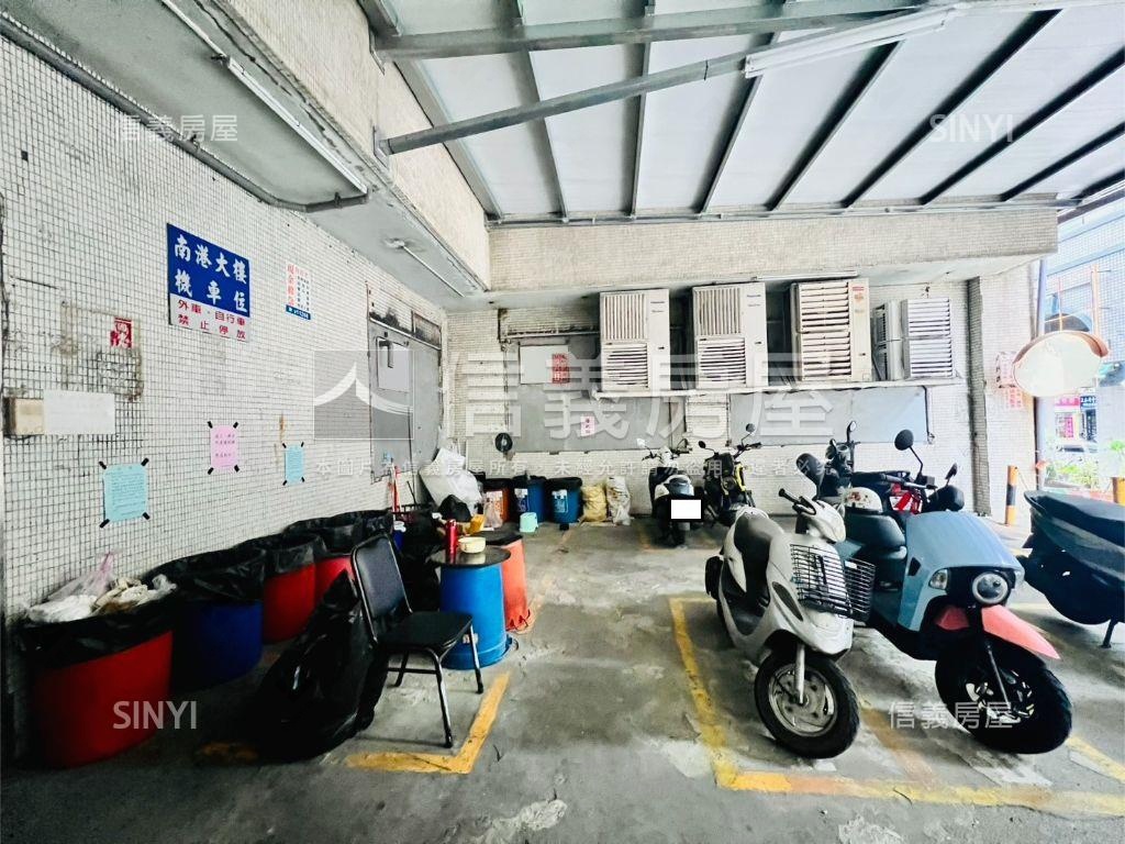 高雄車站電梯小資套房房屋室內格局與周邊環境