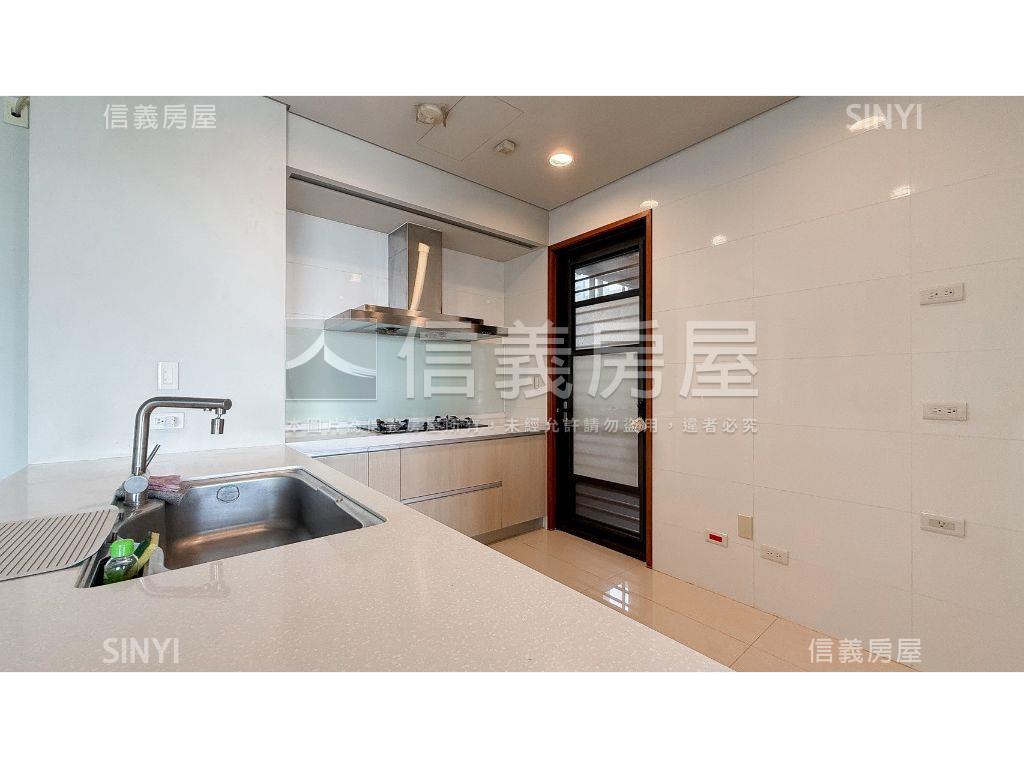 水湳主陽約３５坪大三房房屋室內格局與周邊環境