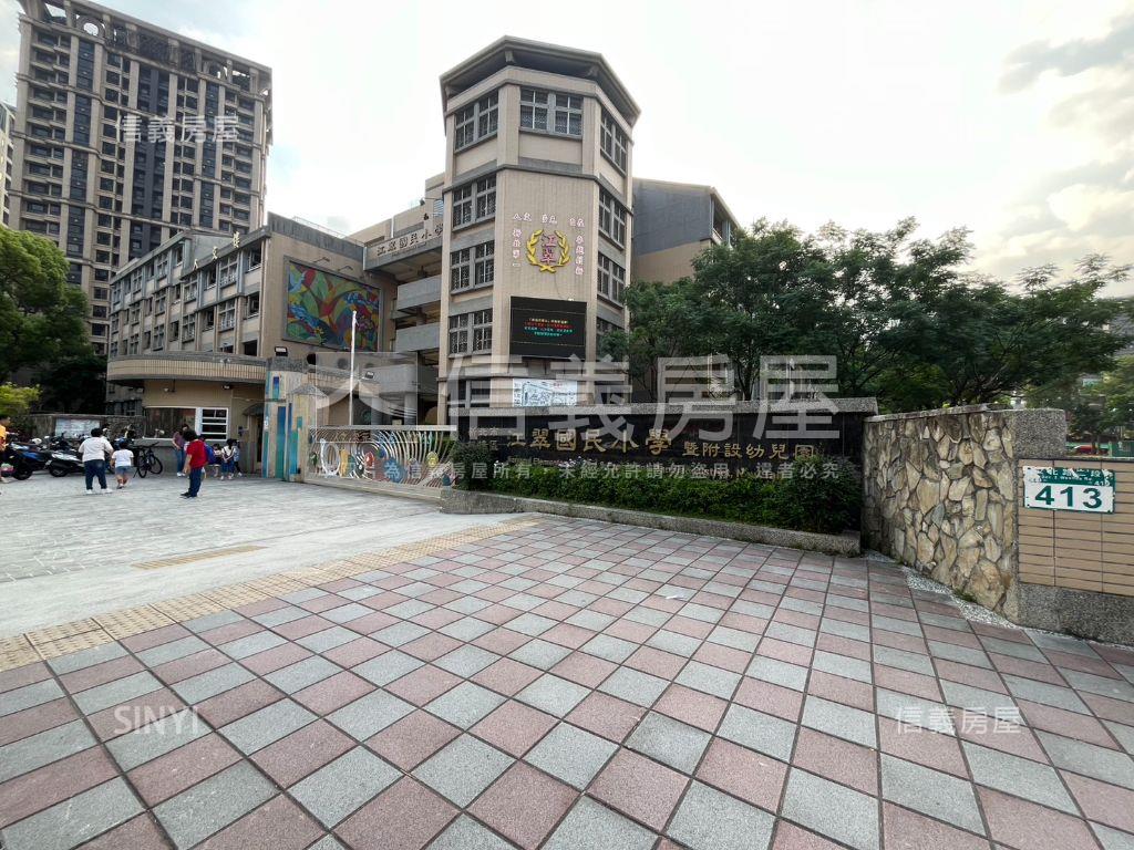 江南ＳＴＡＲ三房車位房屋室內格局與周邊環境