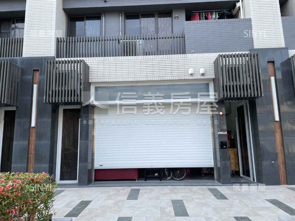 鳳山大面寬顯眼金店面房屋室內格局與周邊環境