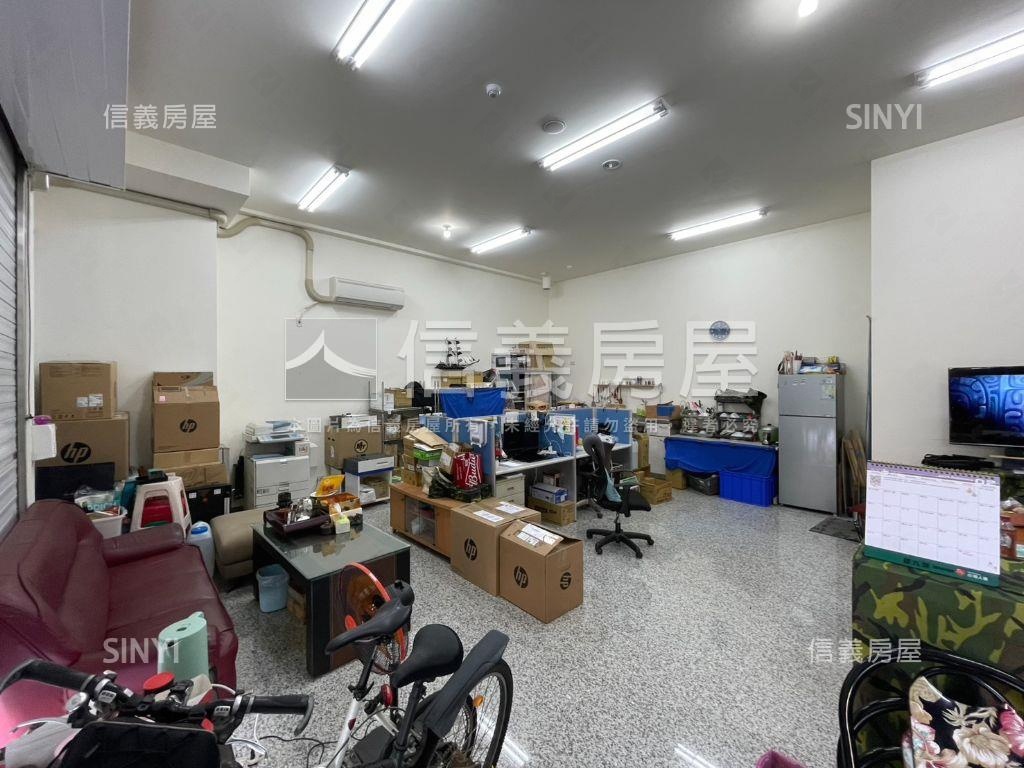 鳳山大面寬顯眼金店面房屋室內格局與周邊環境
