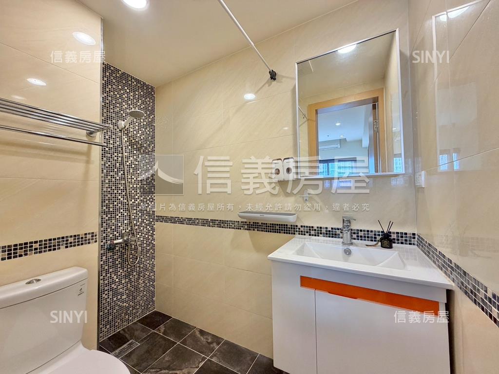 鑫巨蛋高樓兩房＋車位房屋室內格局與周邊環境