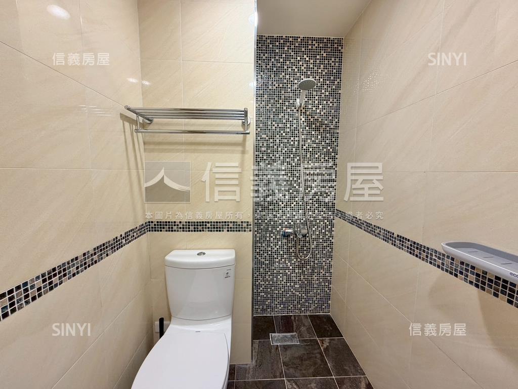 鑫巨蛋高樓兩房＋車位房屋室內格局與周邊環境