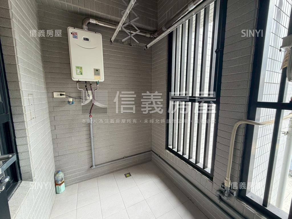 鑫巨蛋高樓兩房＋車位房屋室內格局與周邊環境