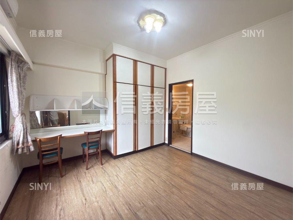 新光仰仁４房景觀戶房屋室內格局與周邊環境