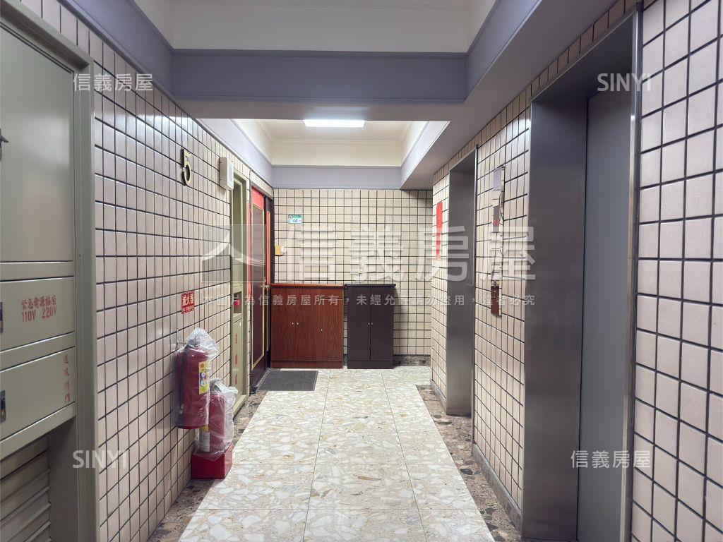 新光仰仁４房景觀戶房屋室內格局與周邊環境