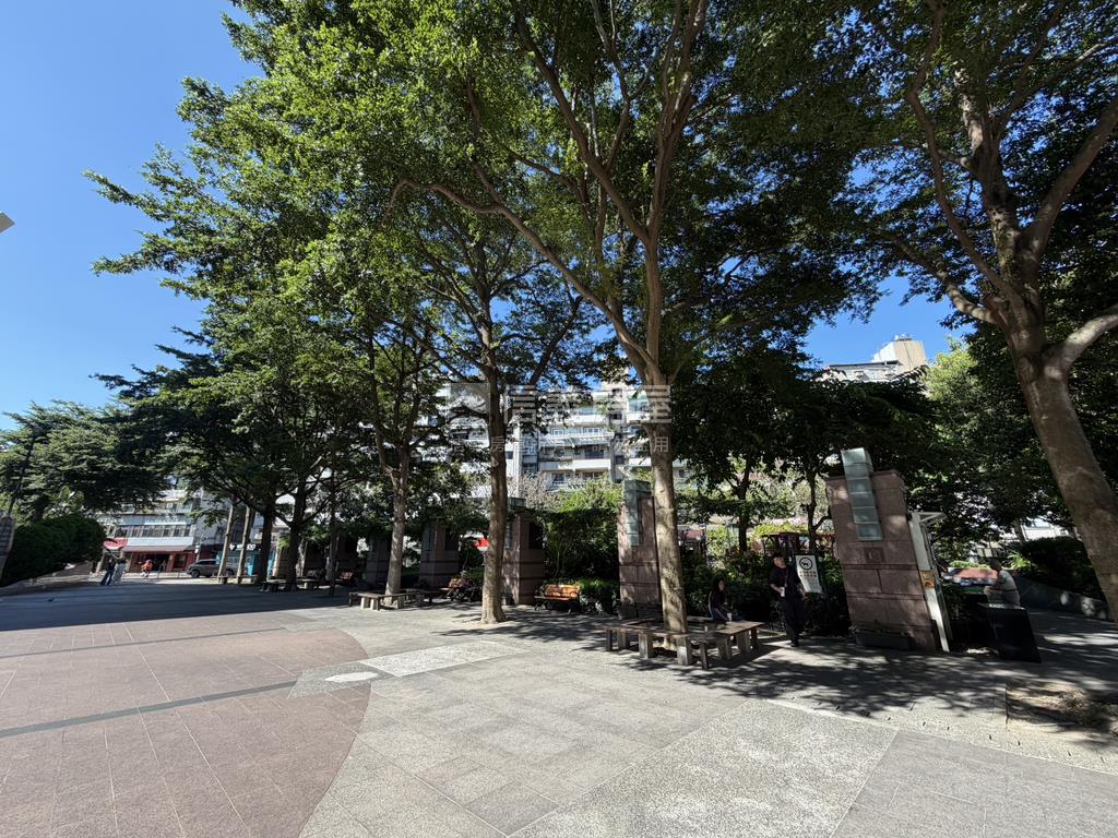 專任敦化福邸四房近公園房屋室內格局與周邊環境