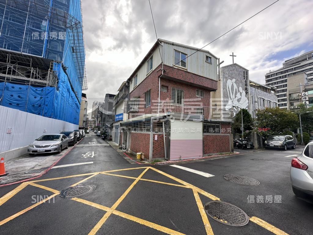 專任近捷運住三土地房屋室內格局與周邊環境