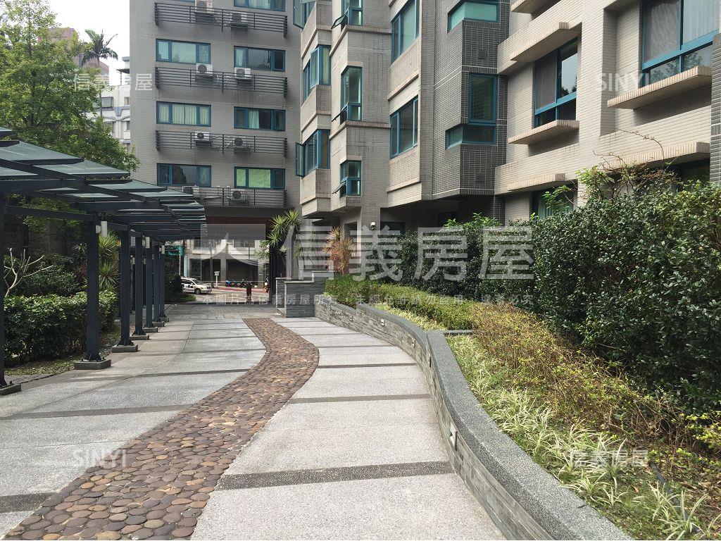 稀有釋出三荷院兩房車位房屋室內格局與周邊環境