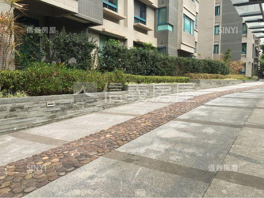 稀有釋出三荷院兩房車位房屋室內格局與周邊環境