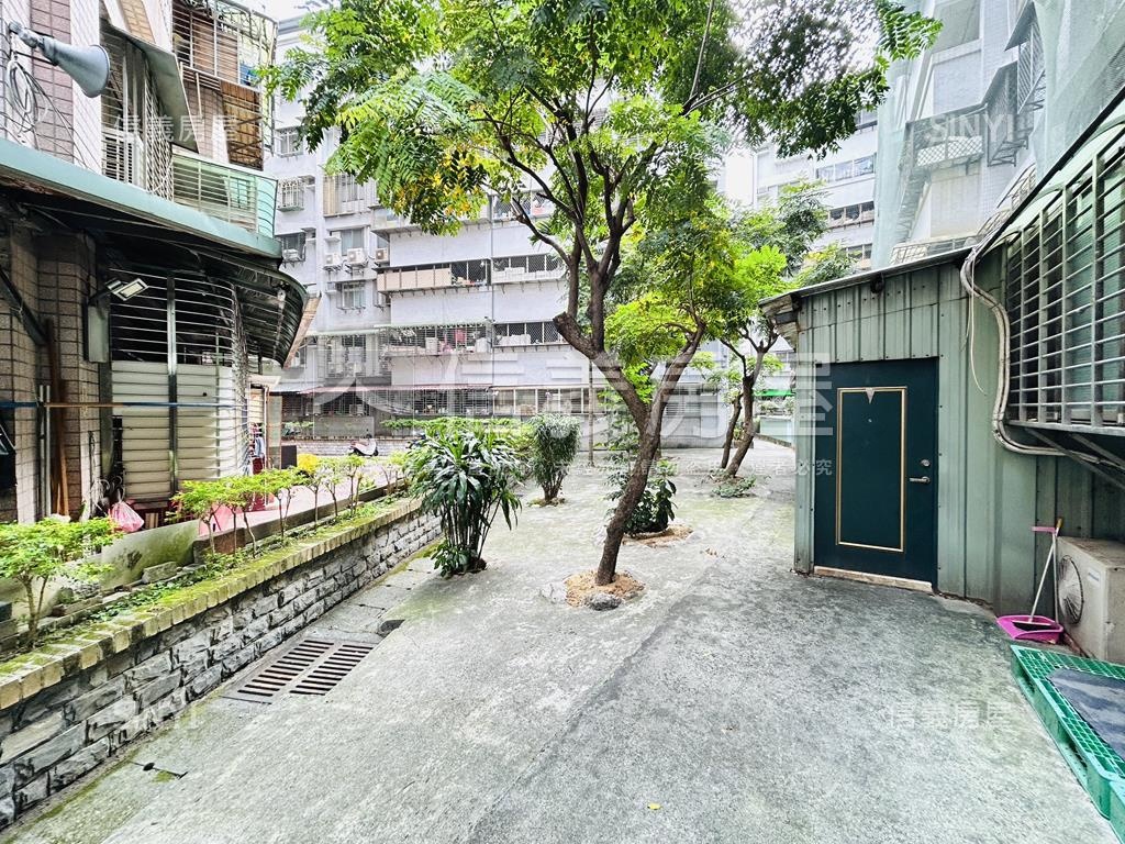 三重大面寬一樓辦公店面房屋室內格局與周邊環境