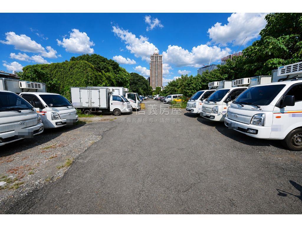 三重近捷運３７５７坪乙工房屋室內格局與周邊環境