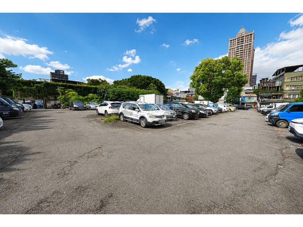 三重近捷運３７５７坪乙工房屋室內格局與周邊環境