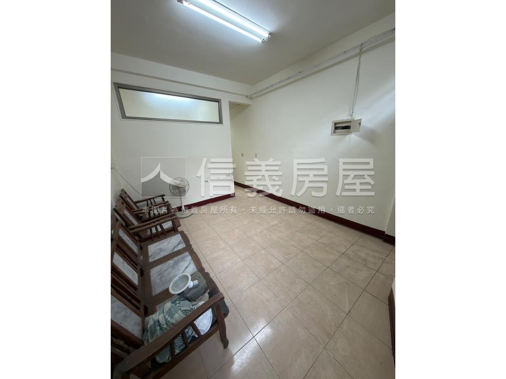 市中心稀有美透天房屋室內格局與周邊環境