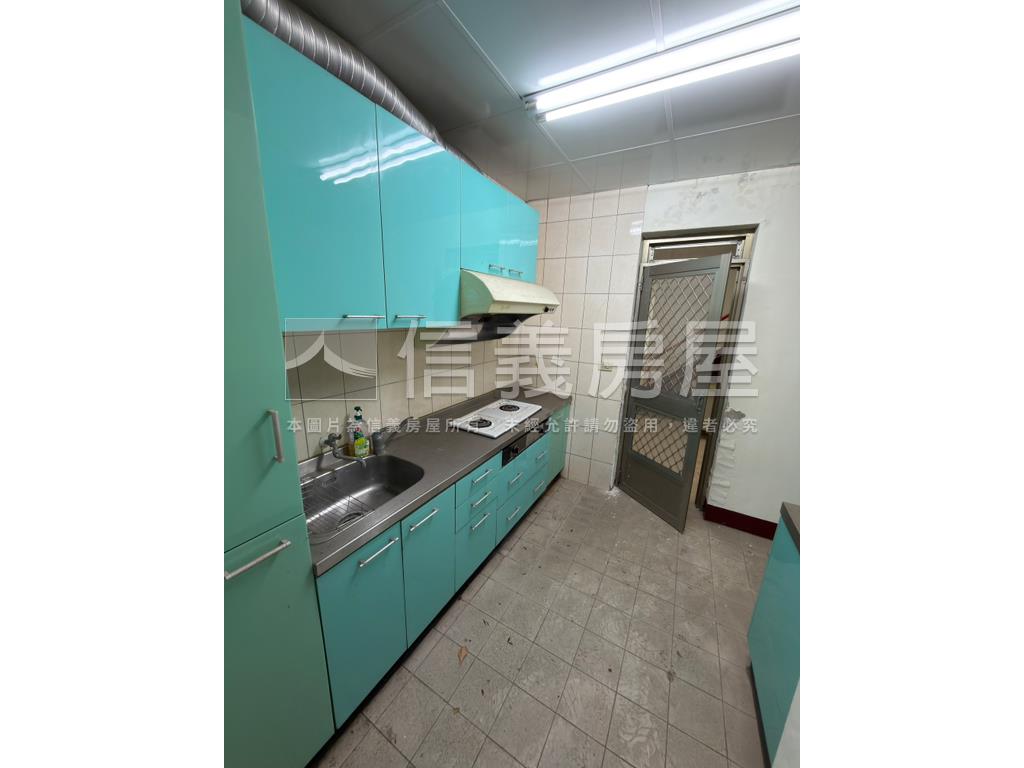 市中心稀有美透天房屋室內格局與周邊環境