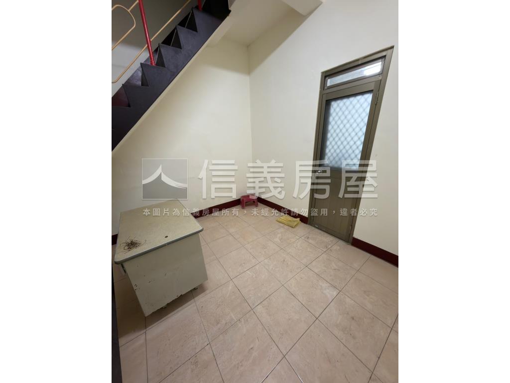 市中心稀有美透天房屋室內格局與周邊環境