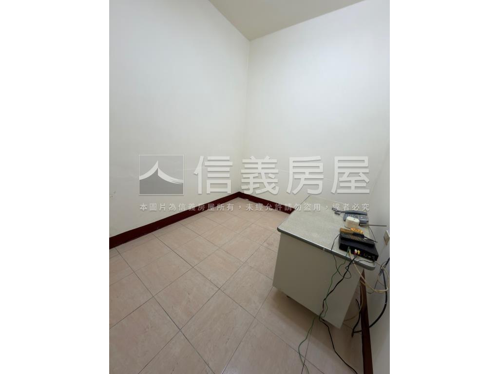 市中心稀有美透天房屋室內格局與周邊環境